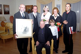 Od leve: Marjan Pungartnik, Curt Schnecker, Nataša Trobentar, Ivanka Gruber, Andreas Stangl. Spredaj: Karl Heinz Donauer in Tim Gruber