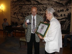 Berta Čobal Javornik je prejela priznanje in medaljo Zveze kulturnih društev Maribor.